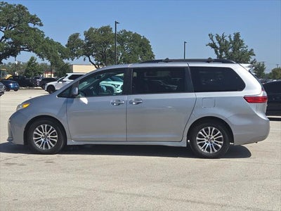 2018 Toyota Sienna XLE 8 Passenger