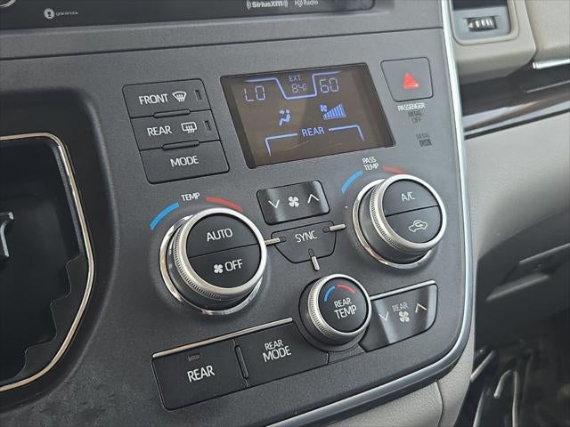 2018 Toyota Sienna XLE 8 Passenger
