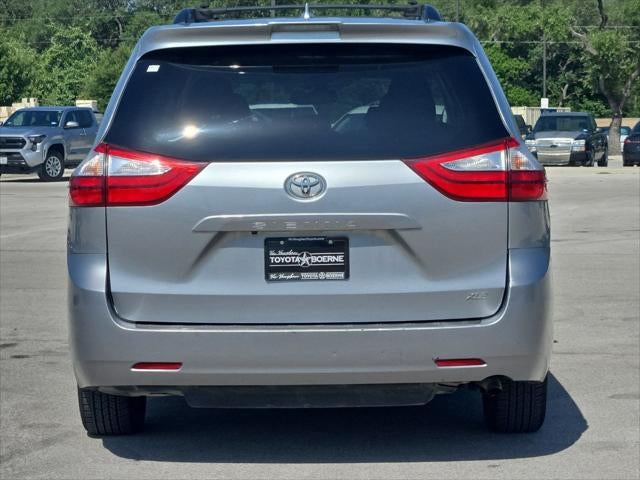 2018 Toyota Sienna XLE 8 Passenger