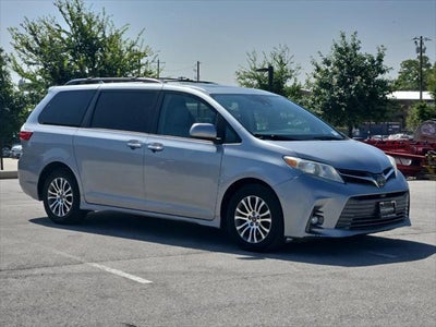 2018 Toyota Sienna XLE 8 Passenger