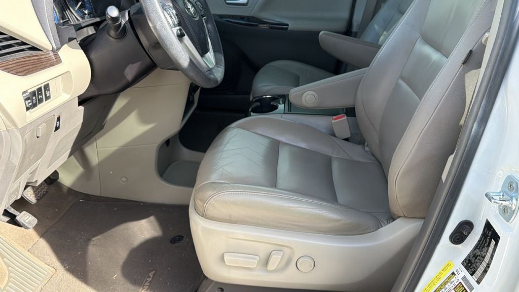 2017 Toyota Sienna XLE 7 Passenger