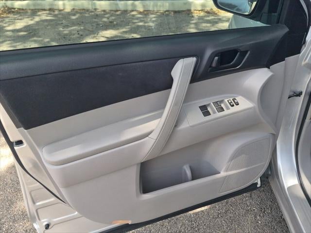 2013 Toyota Highlander Base