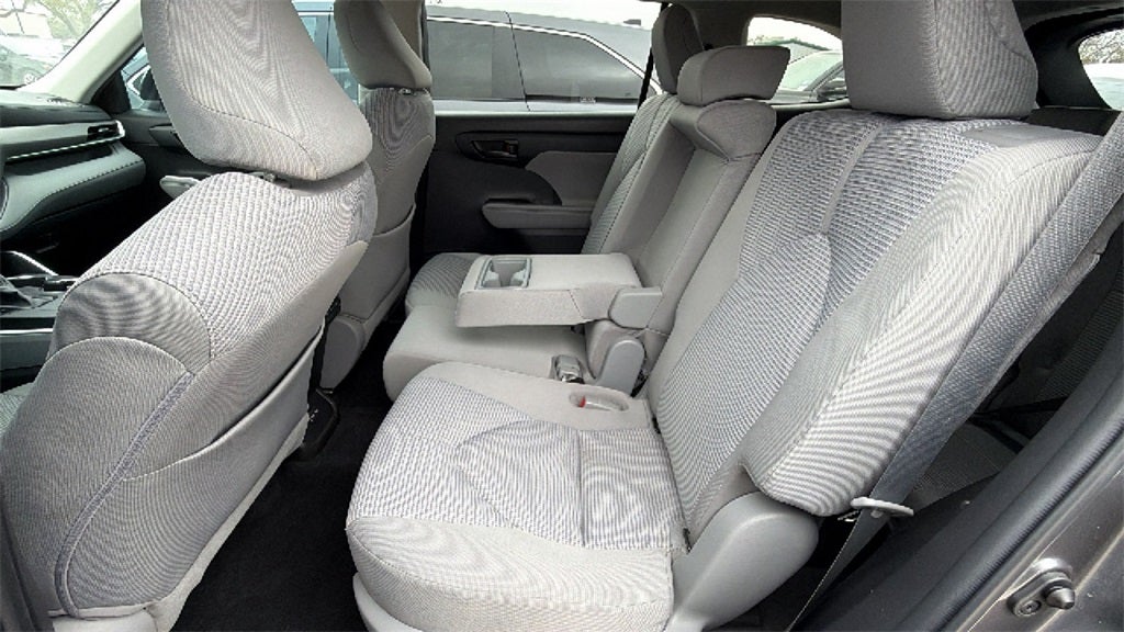 2022 Toyota Highlander Hybrid LE