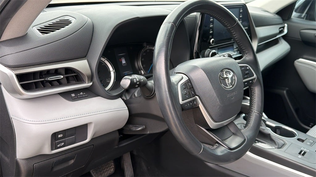 2022 Toyota Highlander Hybrid LE