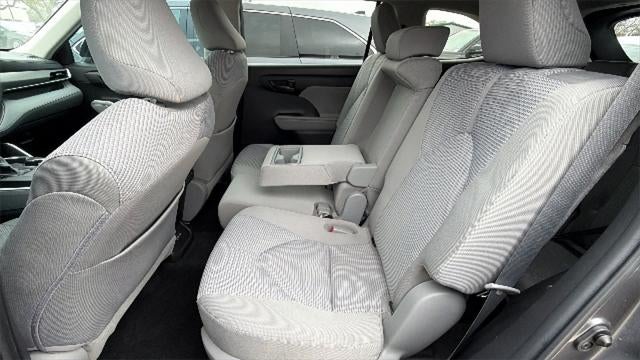 2022 Toyota Highlander Hybrid LE