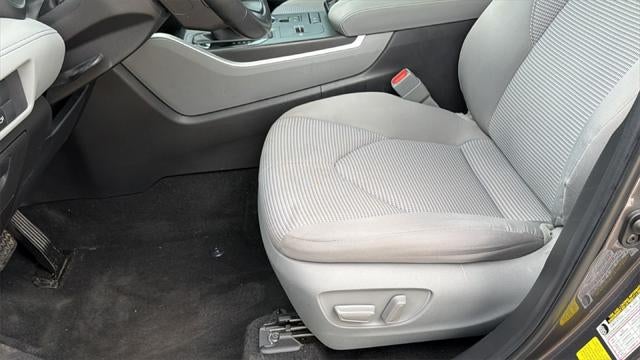 2022 Toyota Highlander Hybrid LE