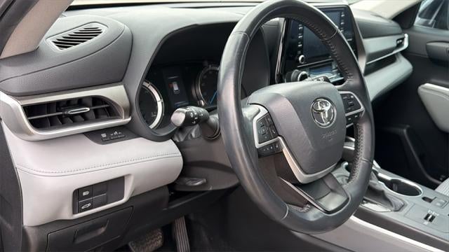2022 Toyota Highlander Hybrid LE