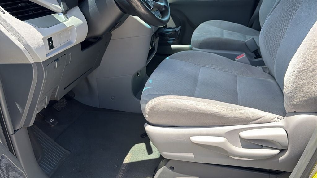 2015 Toyota Sienna L 7 Passenger