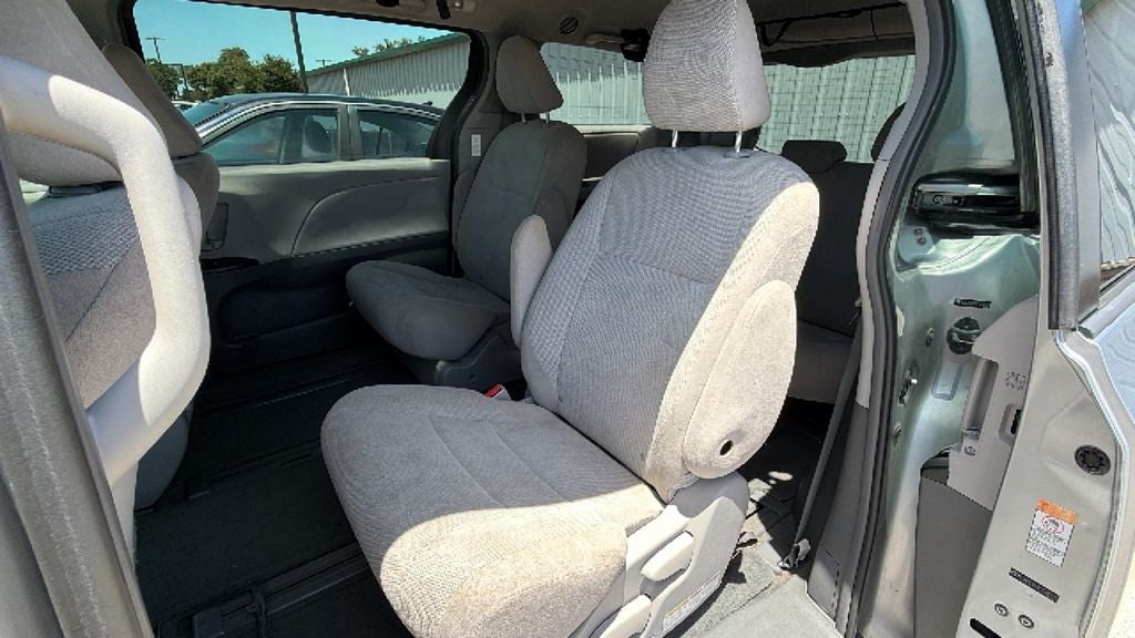 2015 Toyota Sienna L 7 Passenger