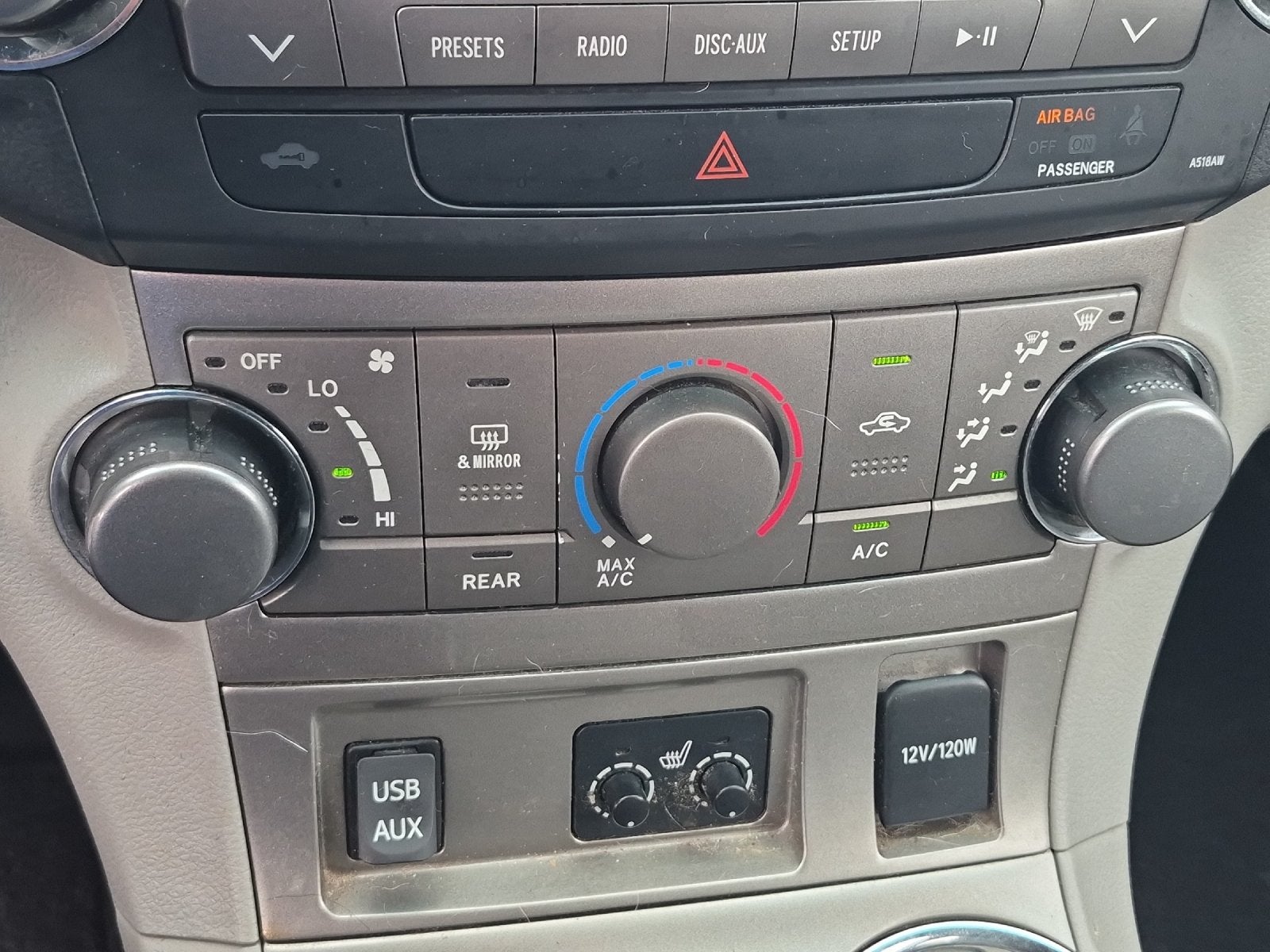 2011 Toyota Highlander SE