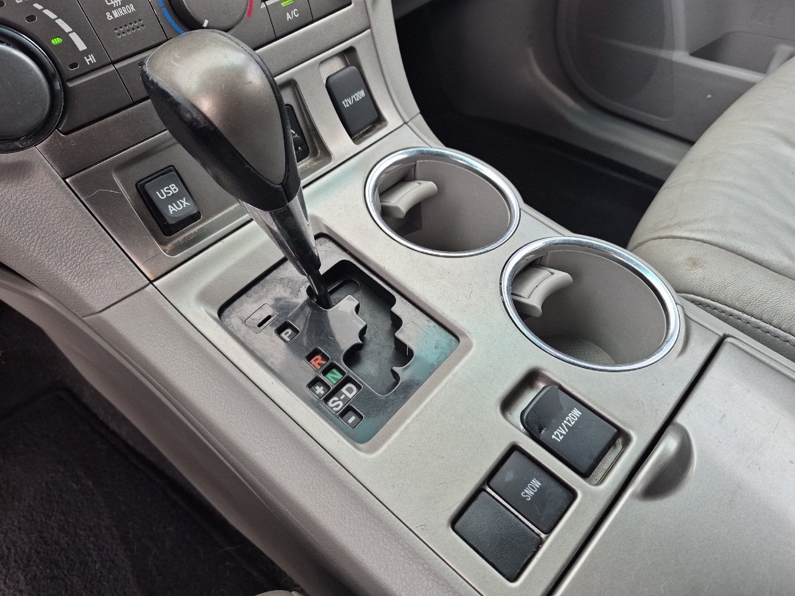2011 Toyota Highlander SE