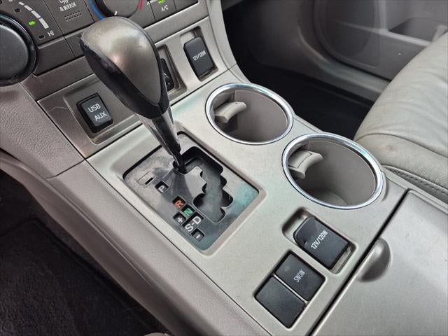 2011 Toyota Highlander SE