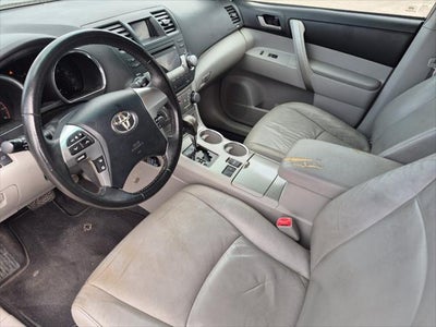 2011 Toyota Highlander SE