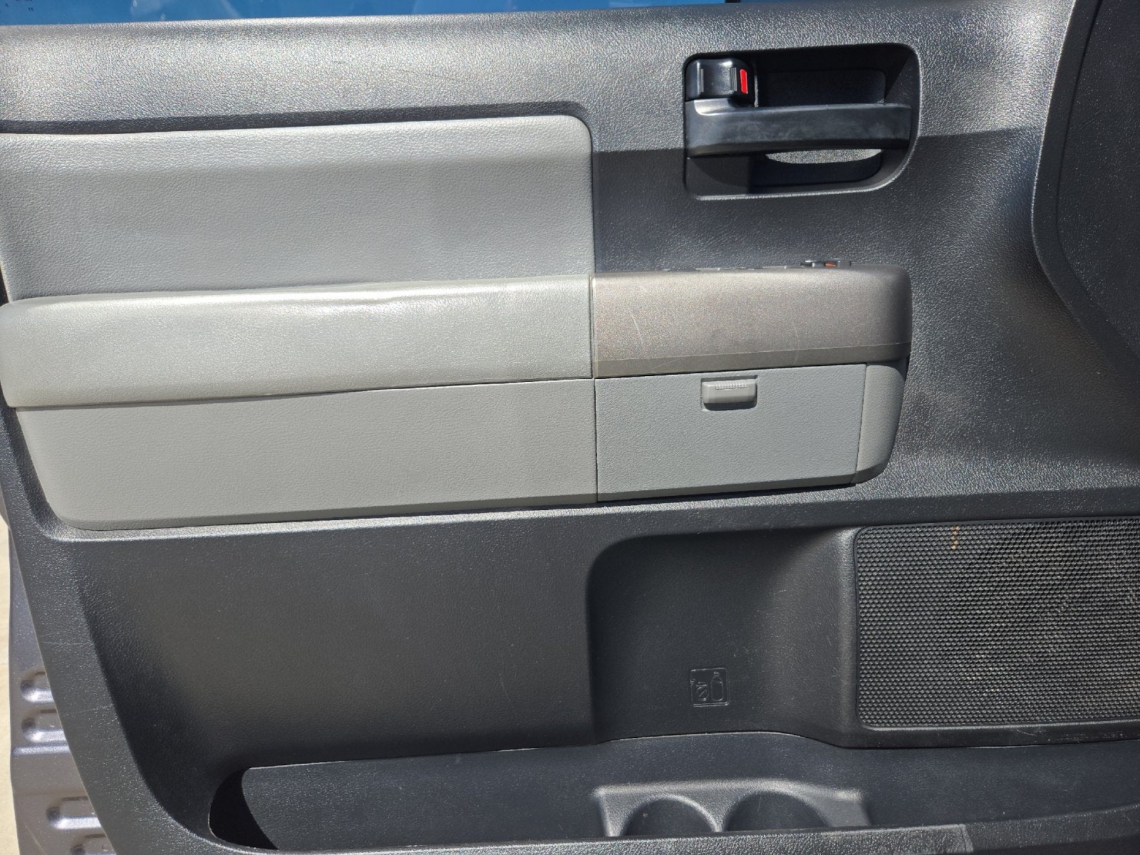 2015 Toyota Sequoia SR5 5.7L
