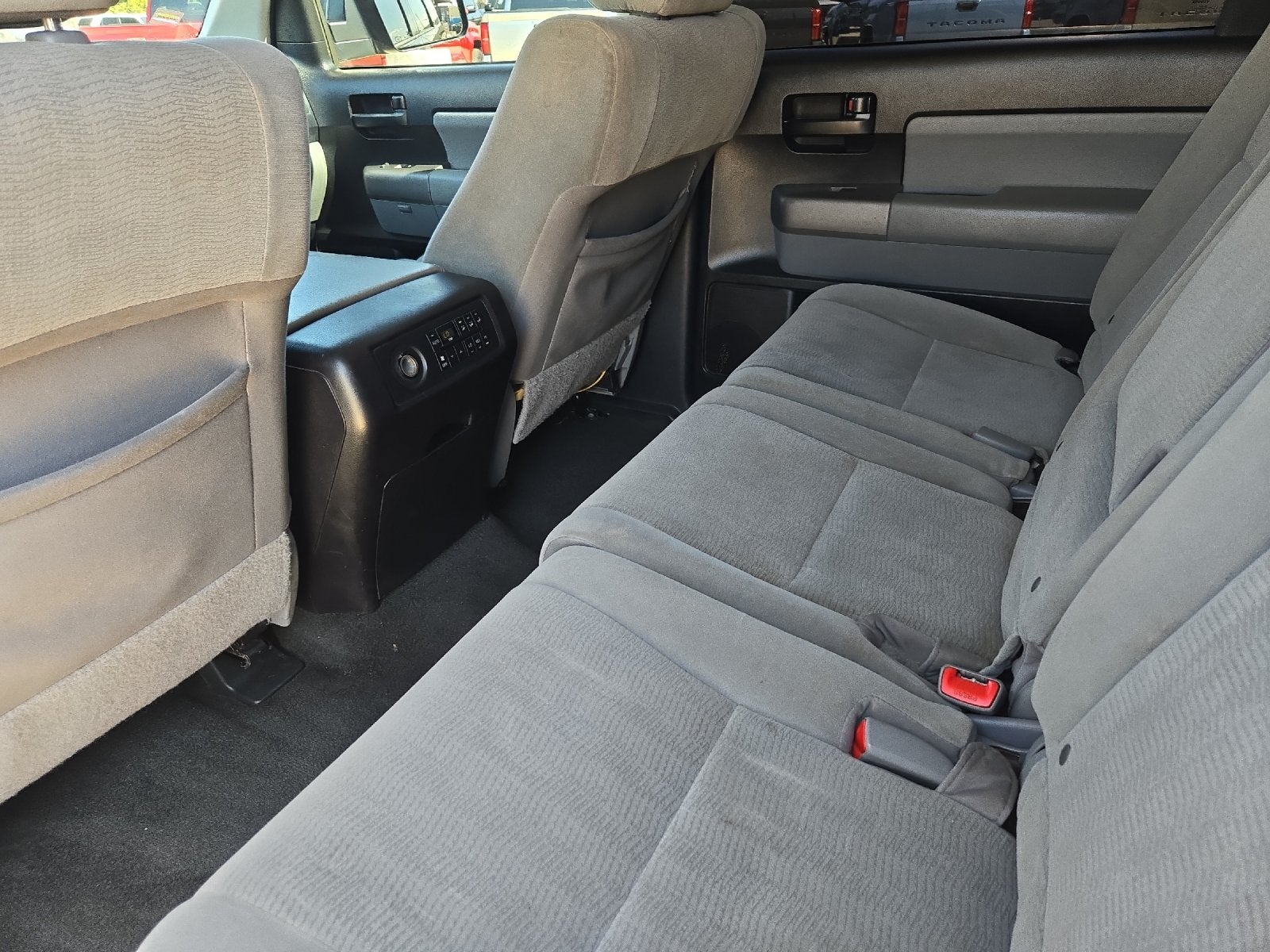 2015 Toyota Sequoia SR5 5.7L