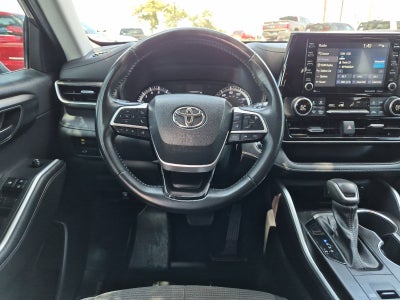 2022 Toyota Highlander LE