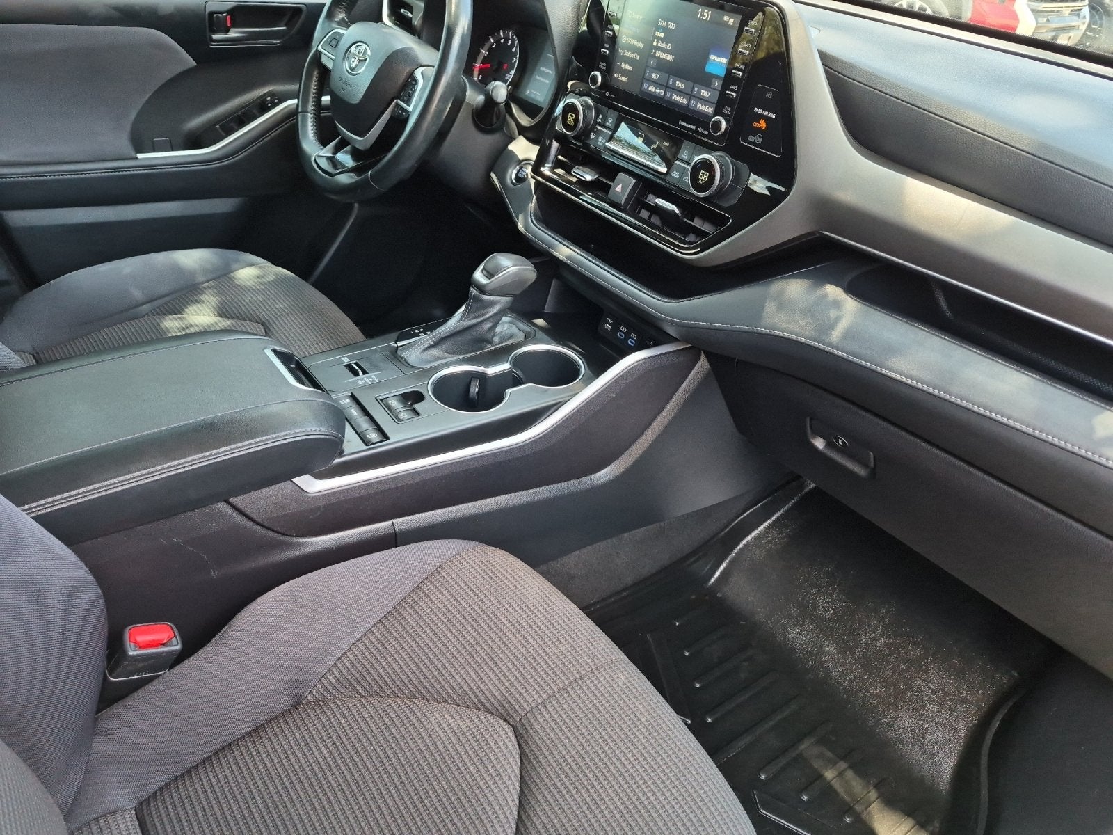 2022 Toyota Highlander LE