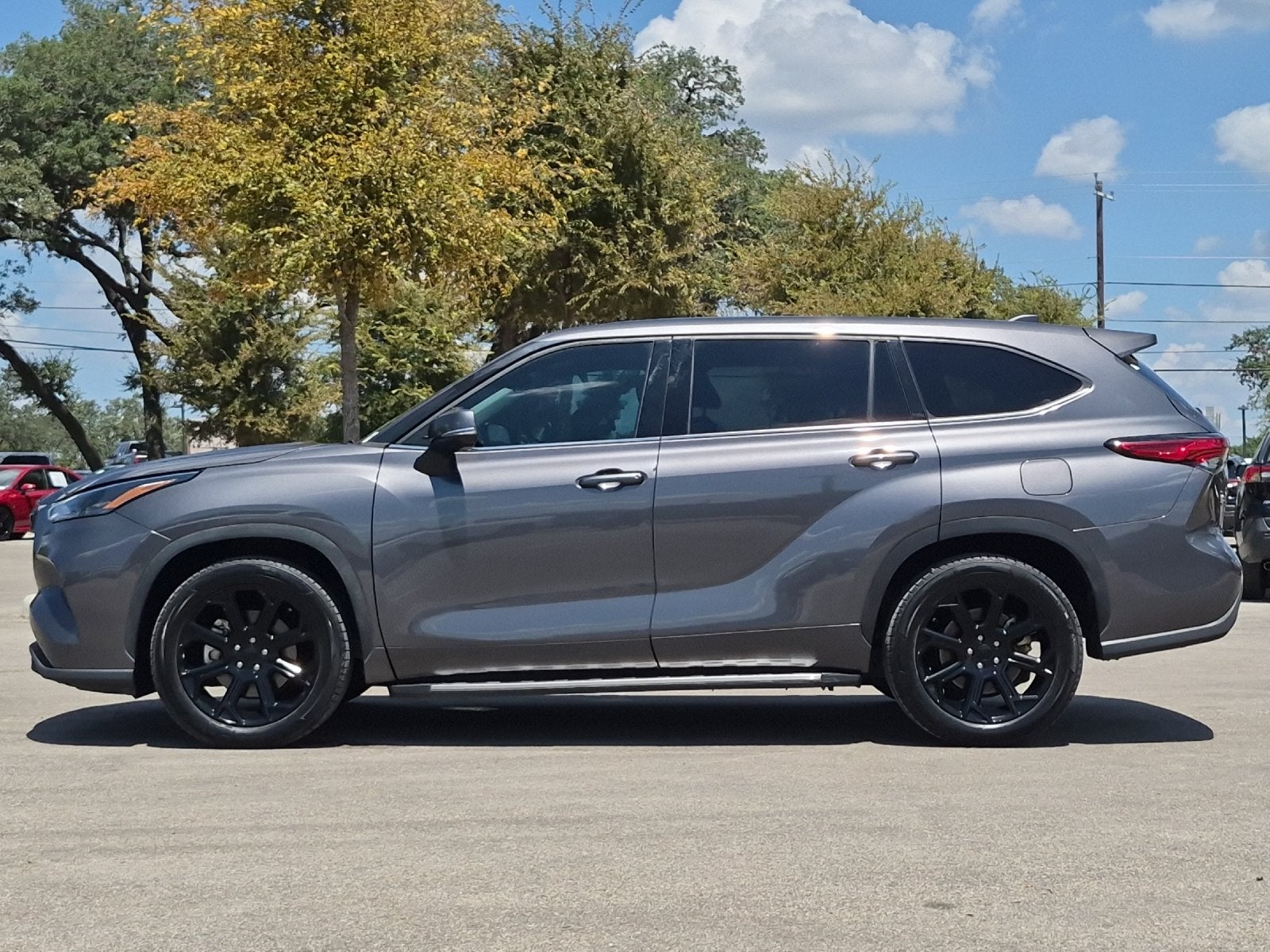 2022 Toyota Highlander LE