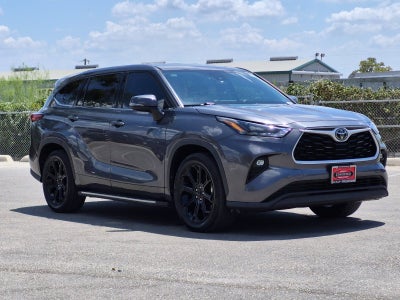 2022 Toyota Highlander LE
