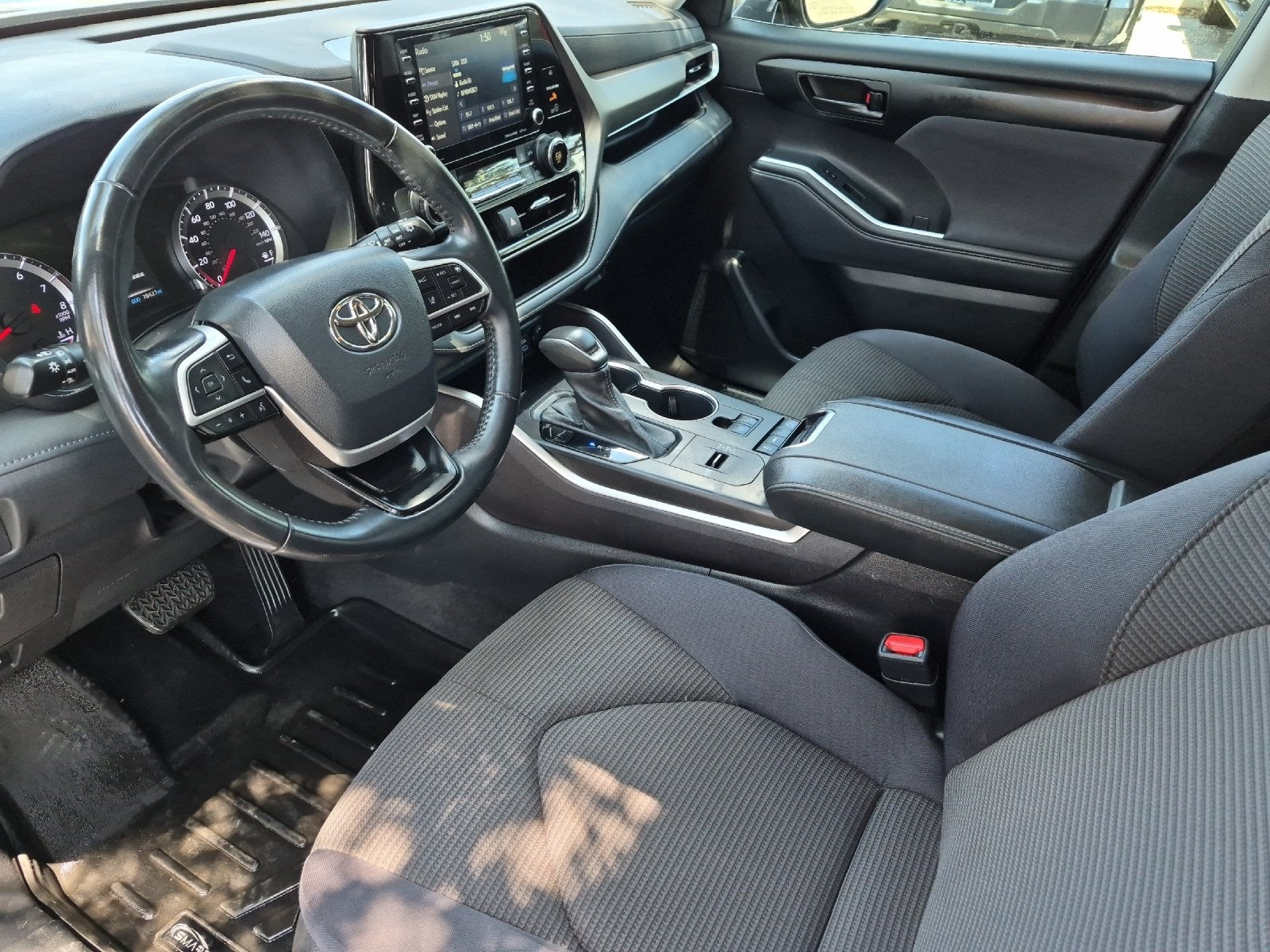 2022 Toyota Highlander LE