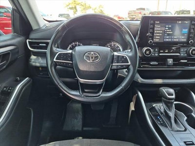 2022 Toyota Highlander LE
