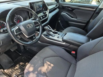 2022 Toyota Highlander LE
