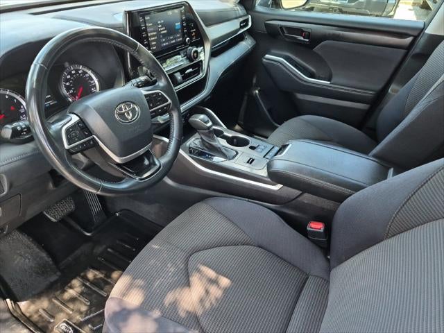 2022 Toyota Highlander LE
