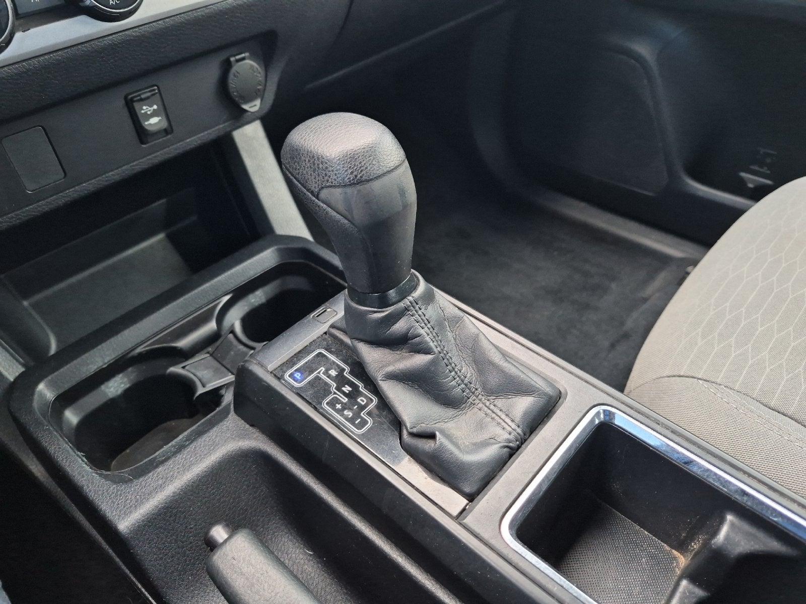 2017 Toyota Tacoma SR