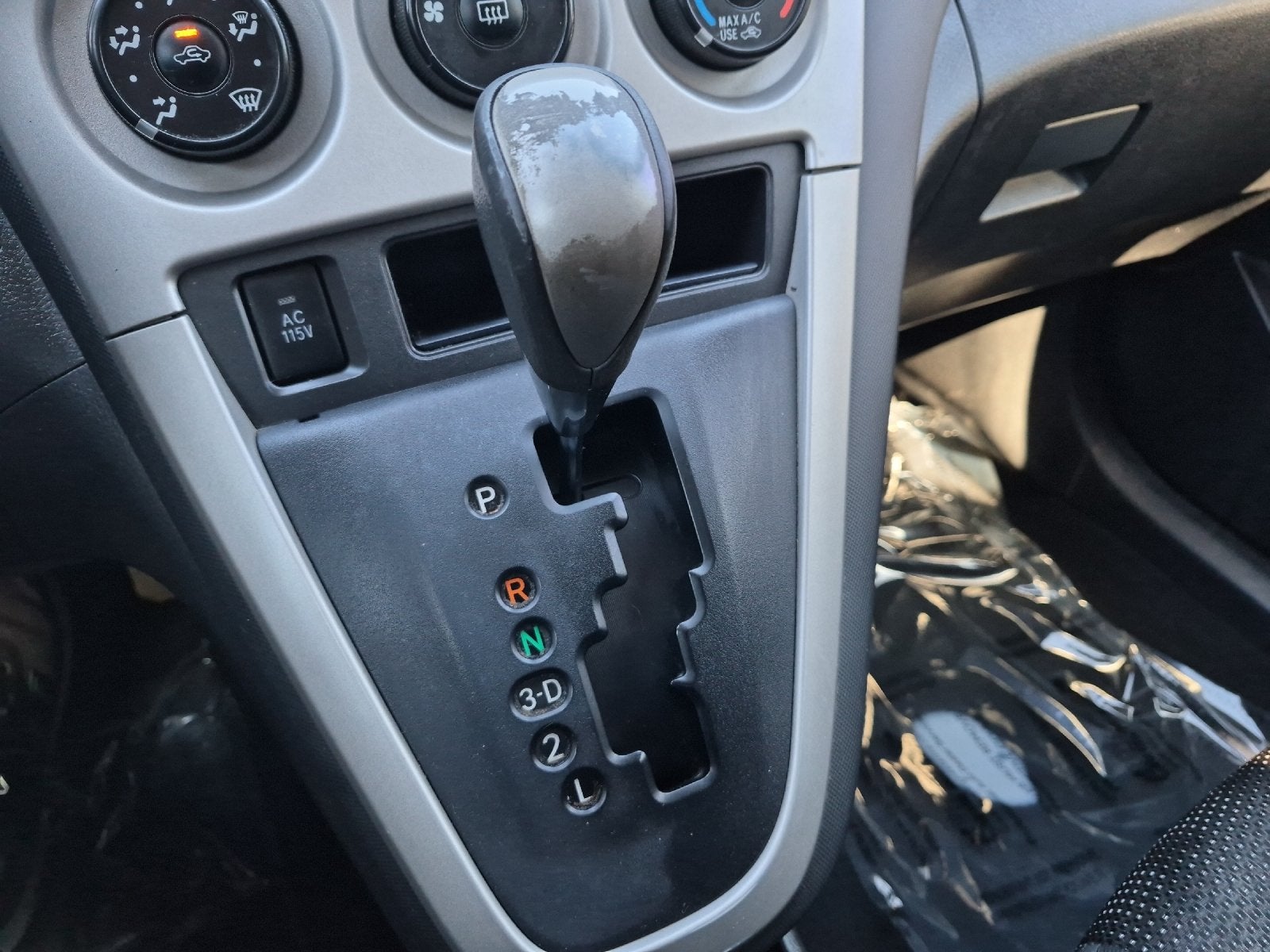2009 Pontiac Vibe Base