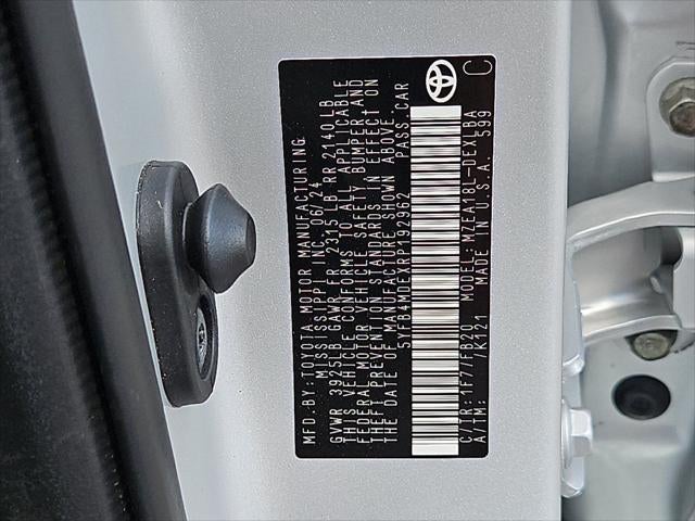 2024 Toyota Corolla LE
