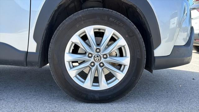 2025 Toyota Corolla Cross LE