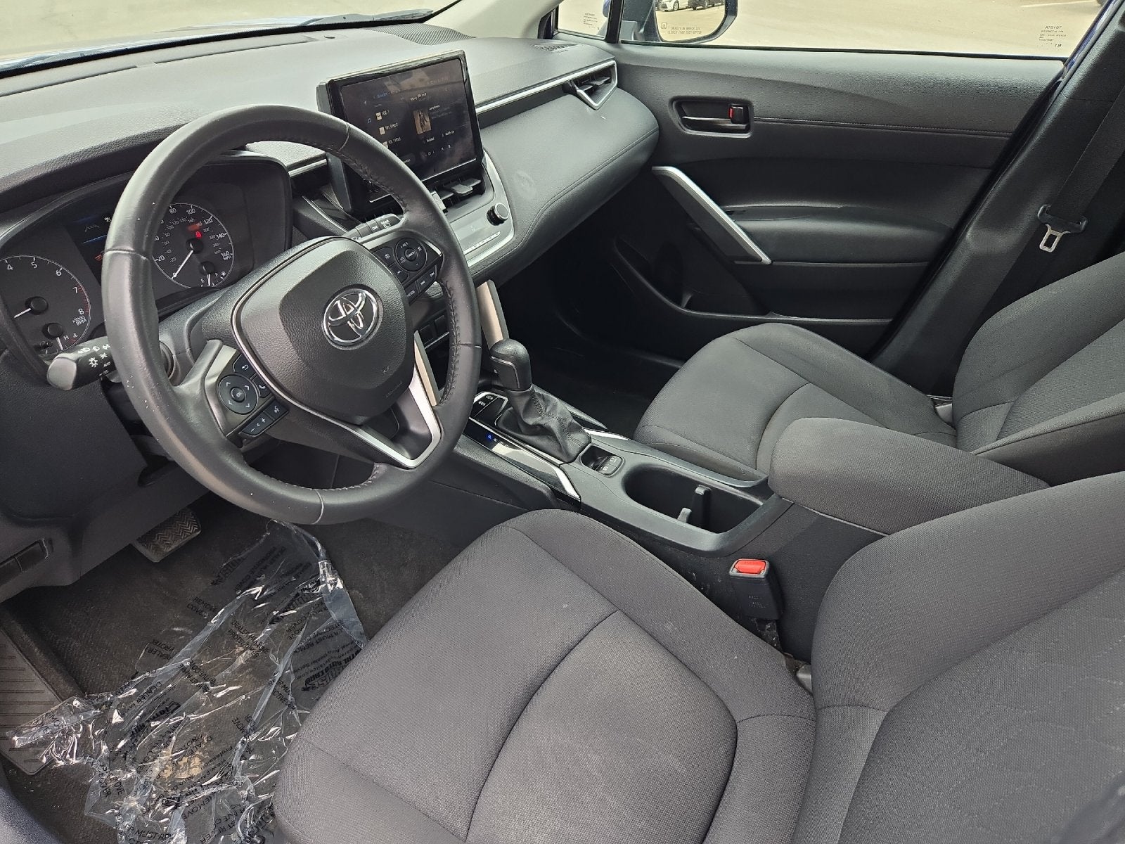 2024 Toyota Corolla Cross LE
