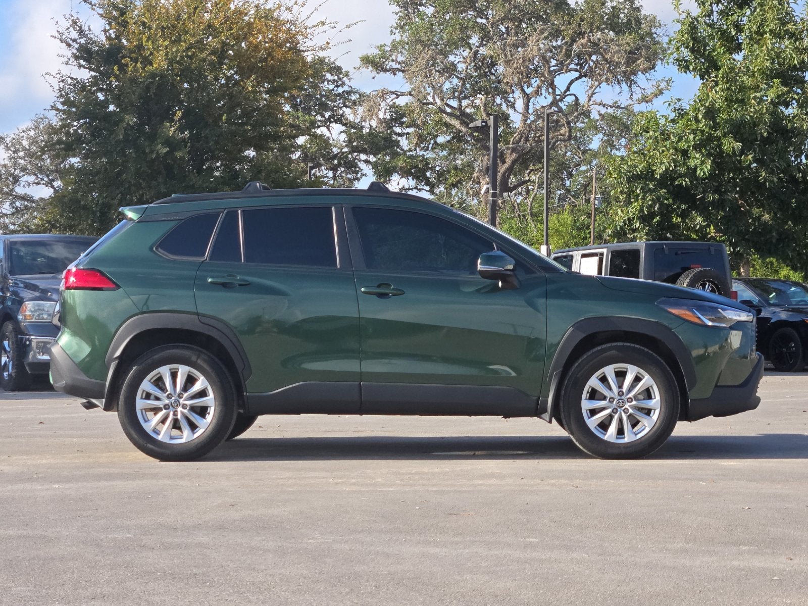 2024 Toyota Corolla Cross LE