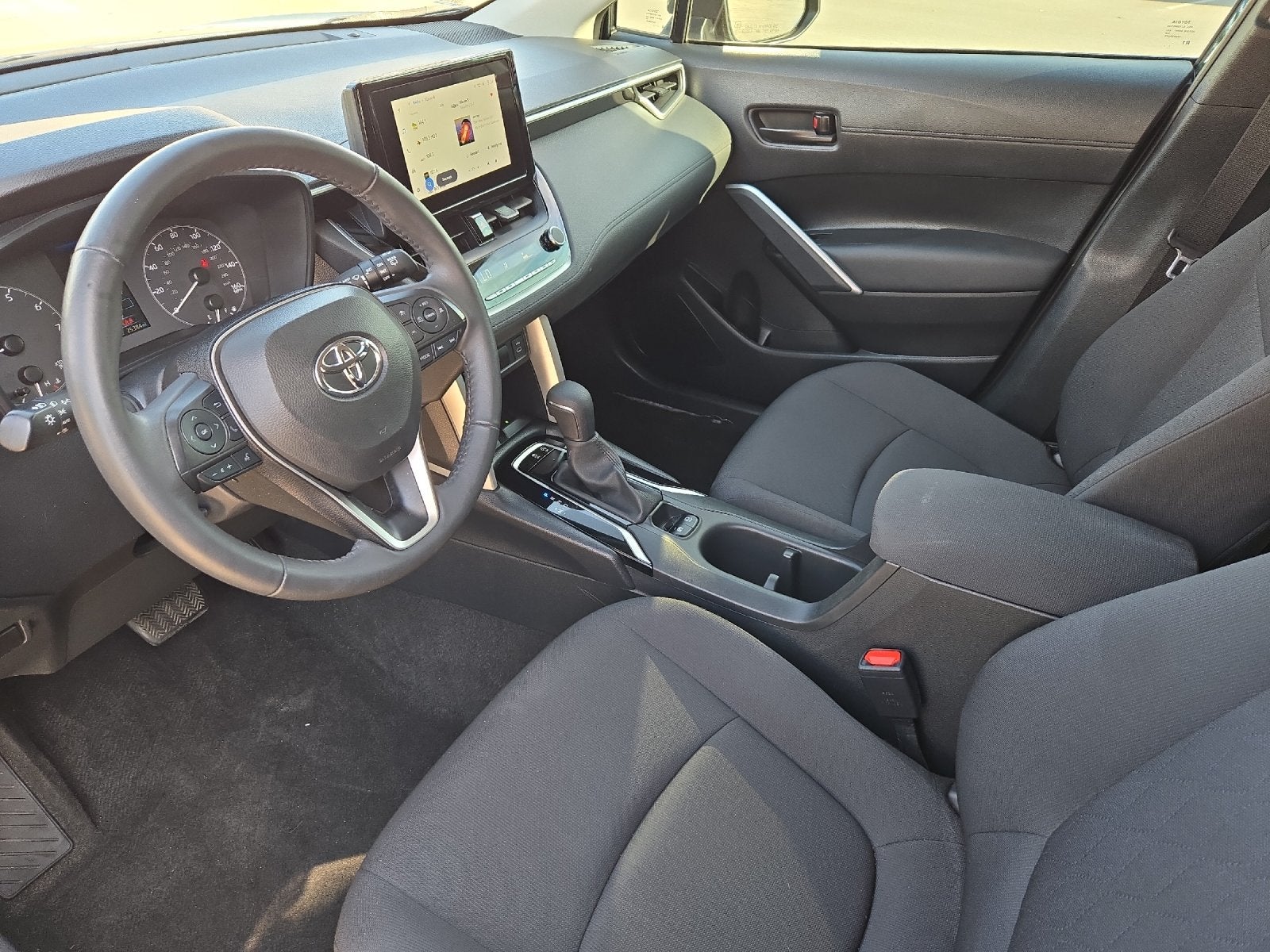 2024 Toyota Corolla Cross LE