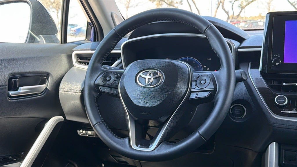 2025 Toyota Corolla Cross XLE