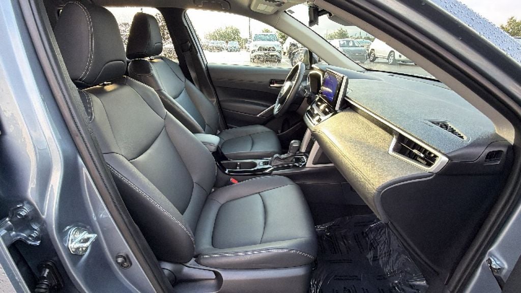 2025 Toyota Corolla Cross XLE