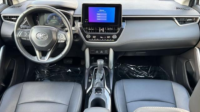 2025 Toyota Corolla Cross XLE