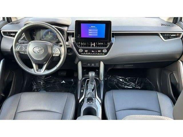 2025 Toyota Corolla Cross XLE