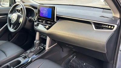 2025 Toyota Corolla Cross XLE