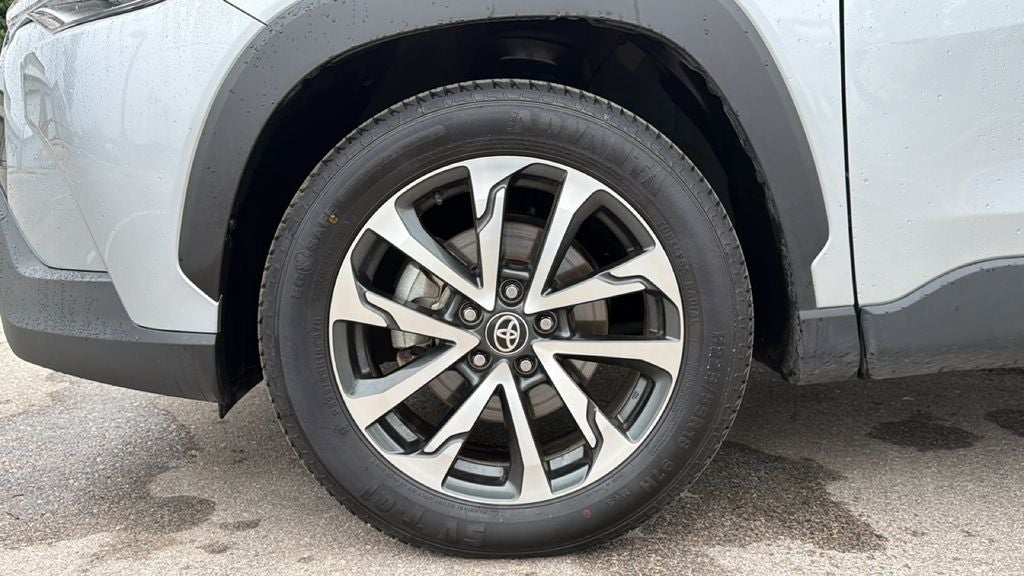 2025 Toyota Corolla Cross XLE