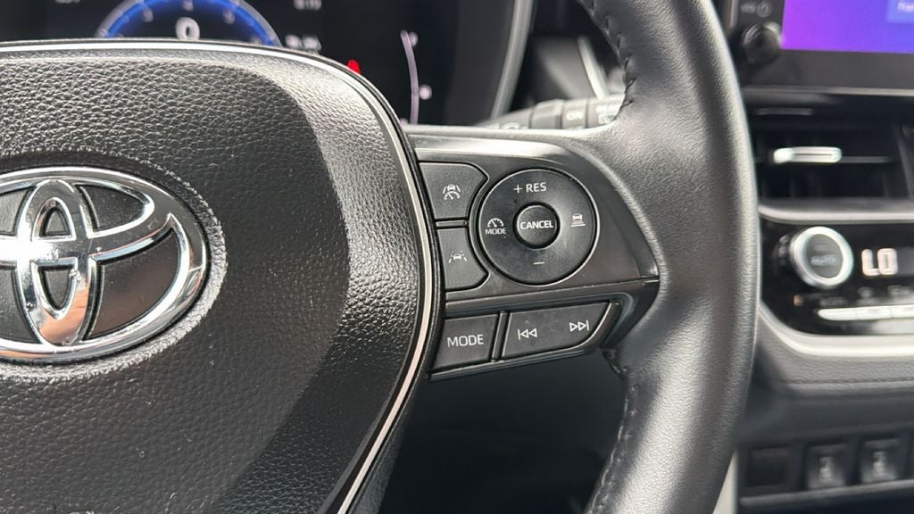2025 Toyota Corolla Cross XLE
