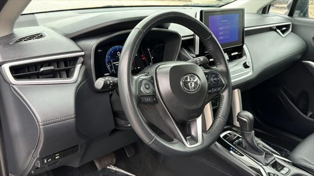 2025 Toyota Corolla Cross XLE