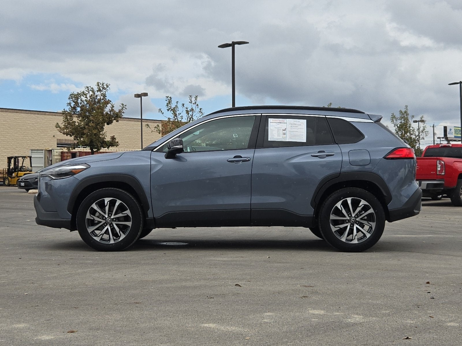 2025 Toyota Corolla Cross XLE