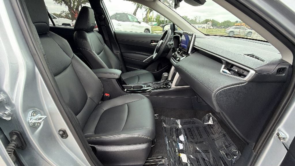 2025 Toyota Corolla Cross XLE