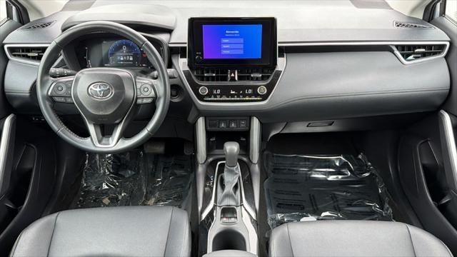 2025 Toyota Corolla Cross XLE