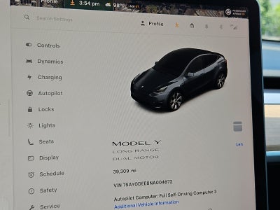 2022 Tesla Y Long Range