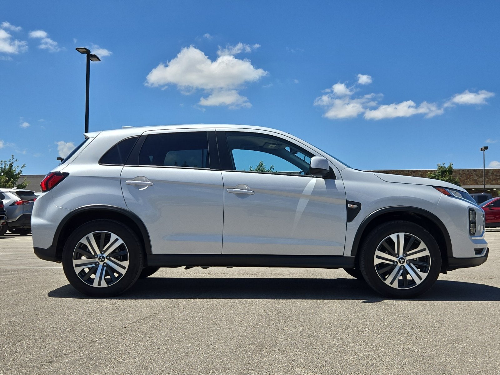 2026 Mitsubishi Outlander 2.0 LE