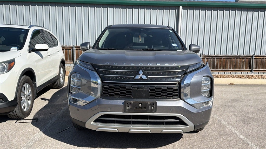 2022 Mitsubishi Outlander SE