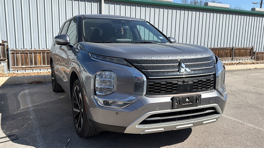 2022 Mitsubishi Outlander SE