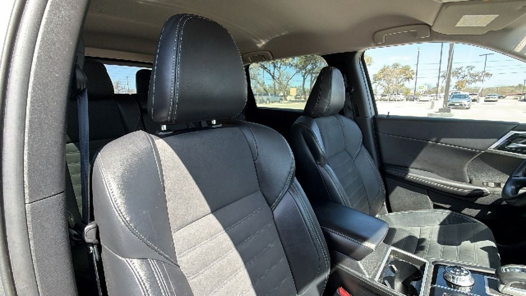 2022 Mitsubishi Outlander SE